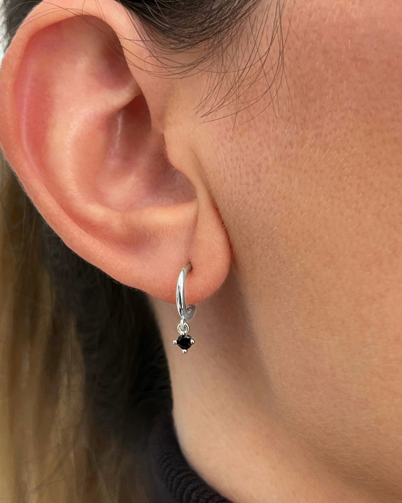 glow hoops with single black stone aros con piedra negra plata baño oro