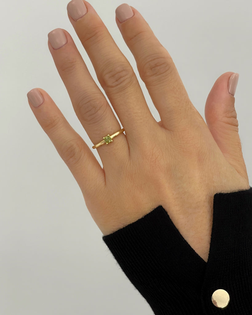 Piedra verde peridot plata anillo baño oro green stone silver gold plated ring