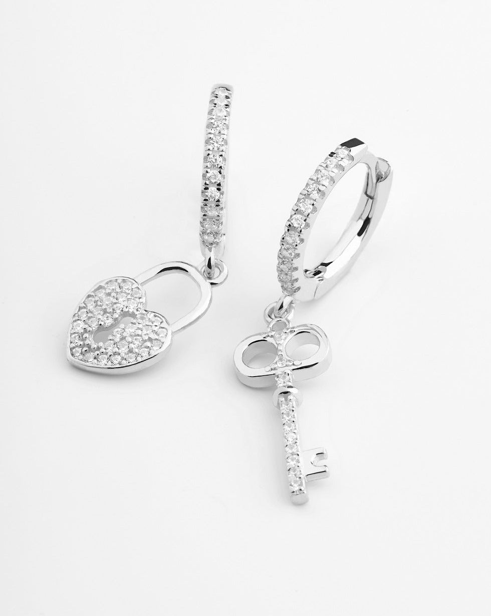 アクセサリー HEART SILVER EARRING Amazon.com: AeraVida Classy Key to My Heart Lock and Key