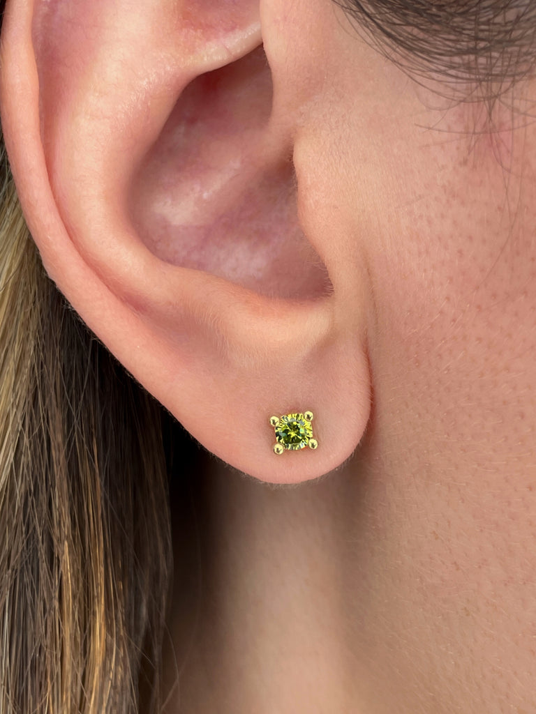 stud earrings  green stone silver gold plating pendietes de boton con piedra verde plata baño de oro