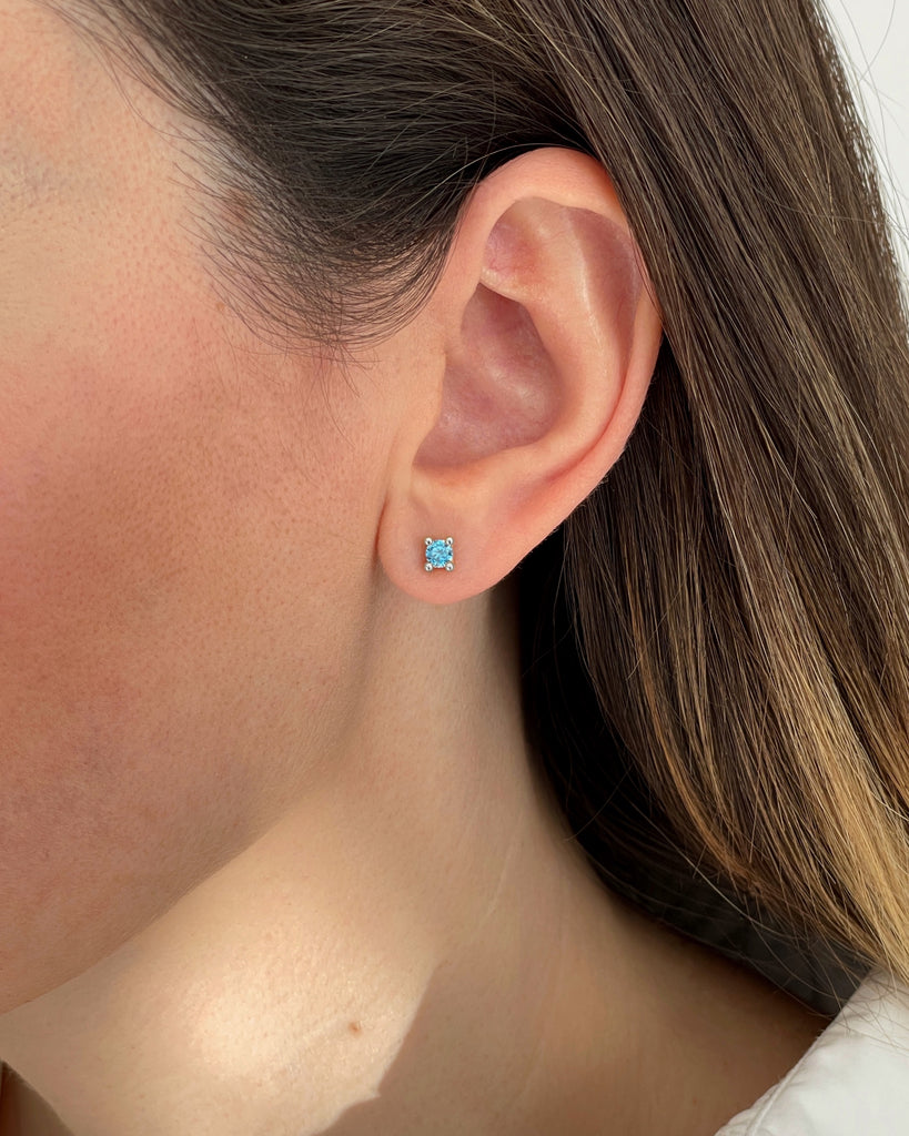 stud earrings blue topaz stone silver gold plating pendietes de boton con piedra azul topacio plata baño de orostud earrings blue topaz stone silver gold plating pendietes de boton con piedra azul topacio plata baño de oro